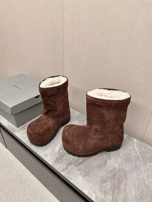 Balenciaga Winter Boots (Middle-Top)