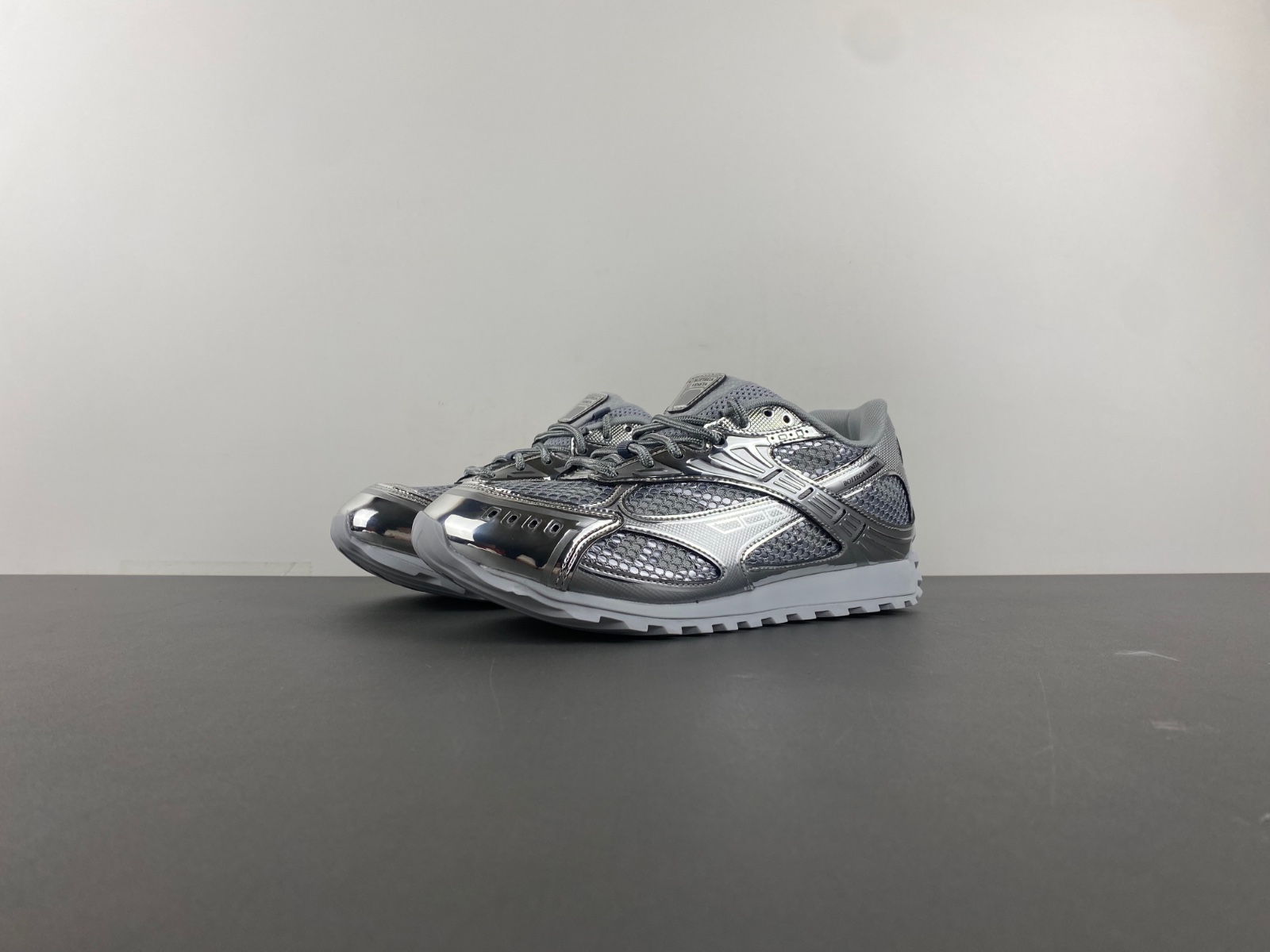 b0tte*a Ven*ta sneaker