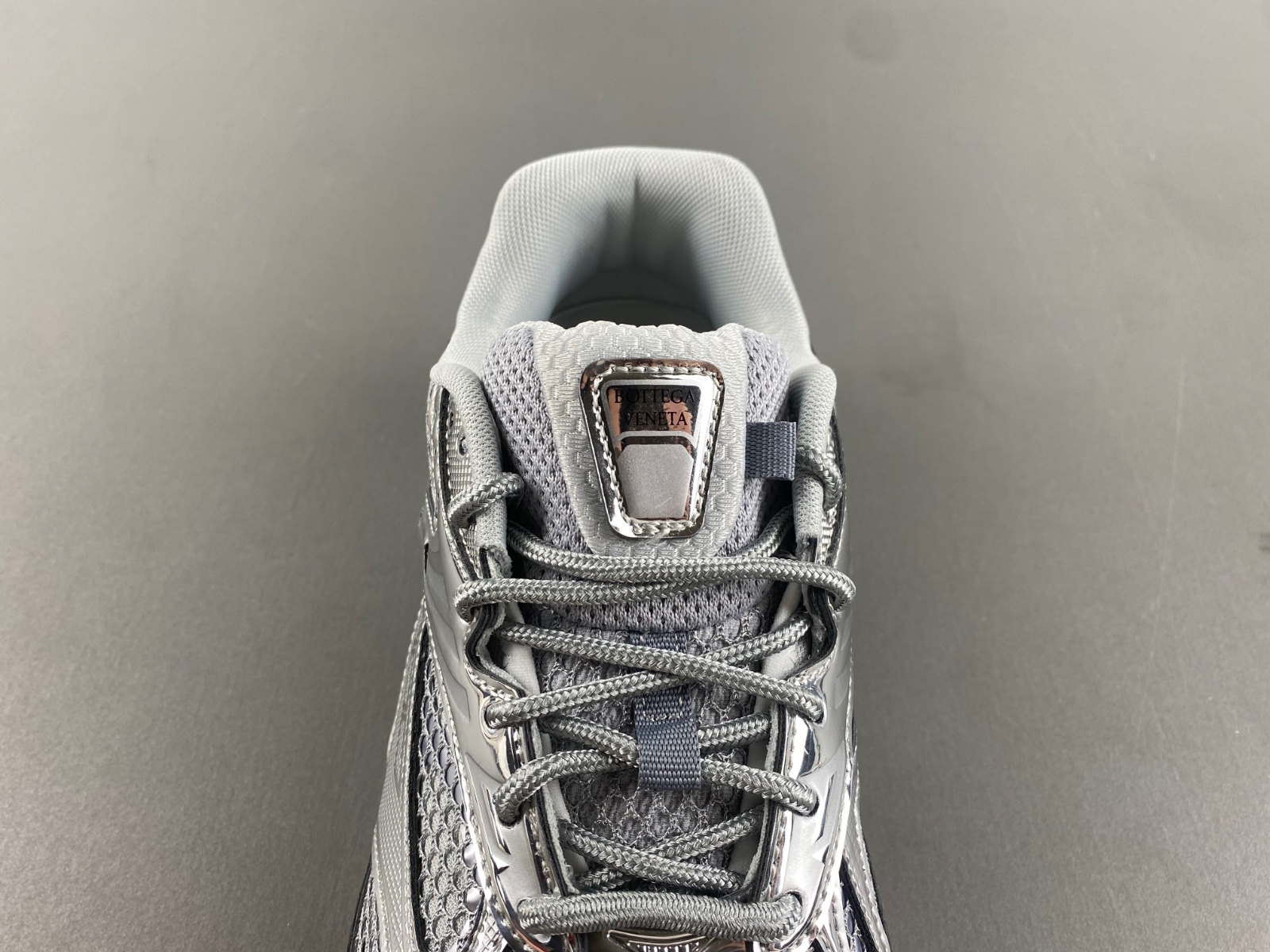 b0tte*a Ven*ta sneaker