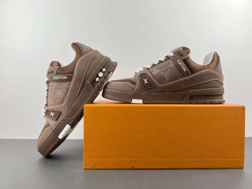 LV Trainer Sneaker