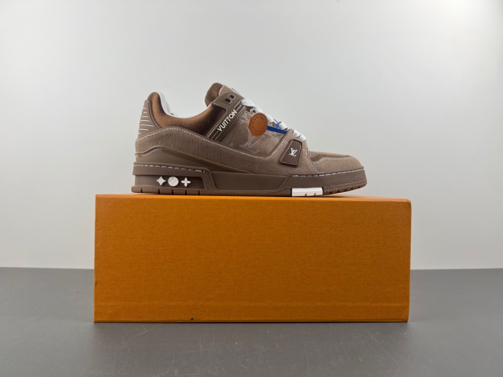 LV Trainer Sneaker