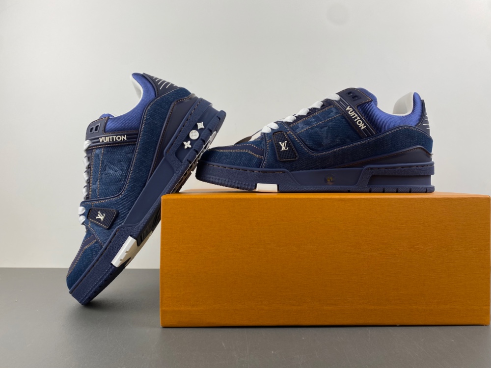 LV Trainer Sneaker