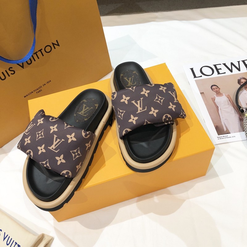 LV POOL PILLOW COMFORT MULE