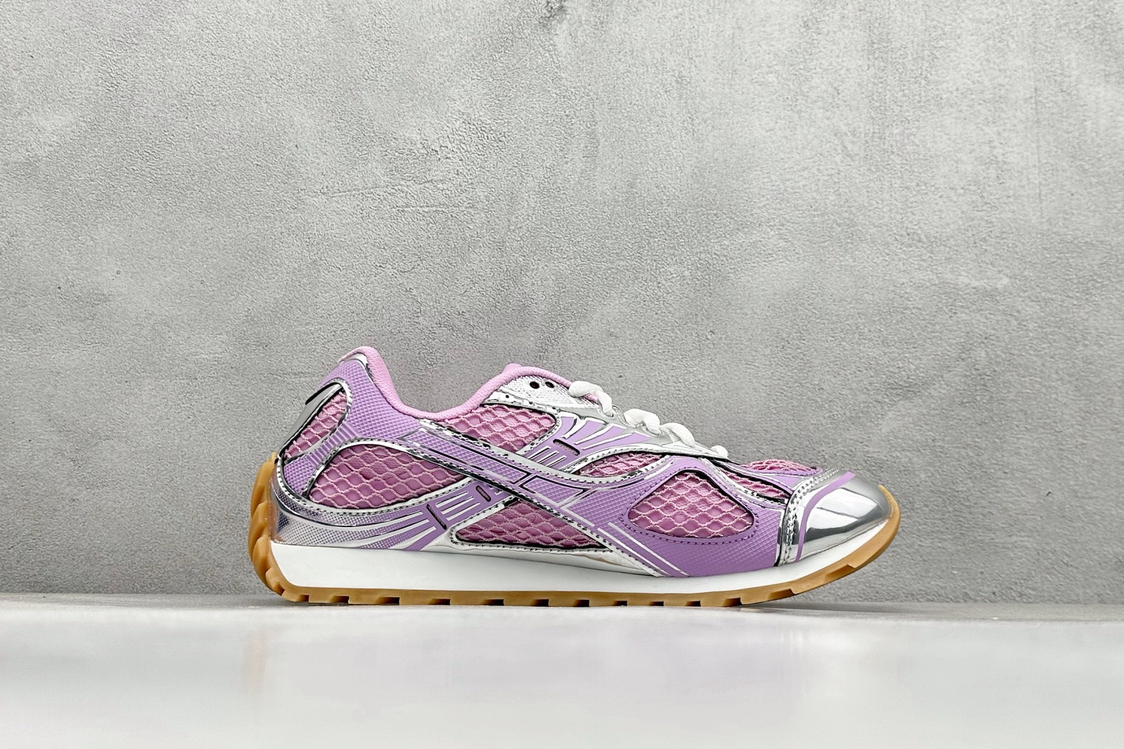 b0tte*a Ven*ta sneaker