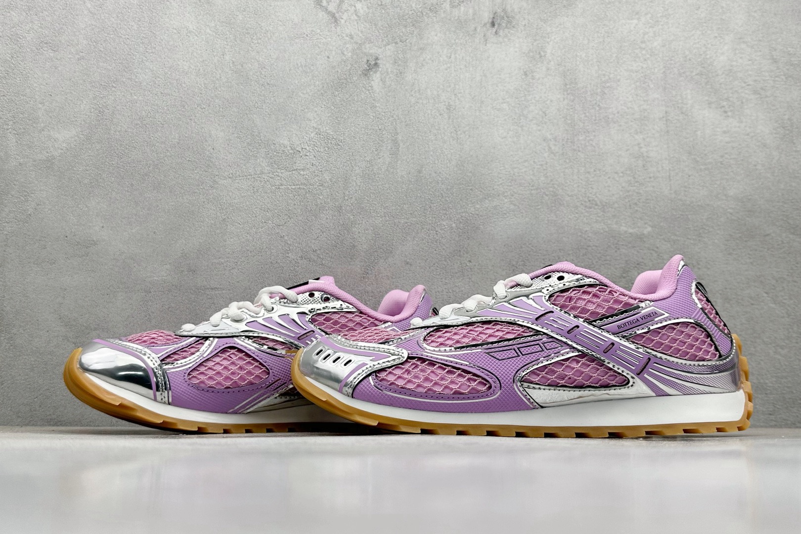 b0tte*a Ven*ta sneaker